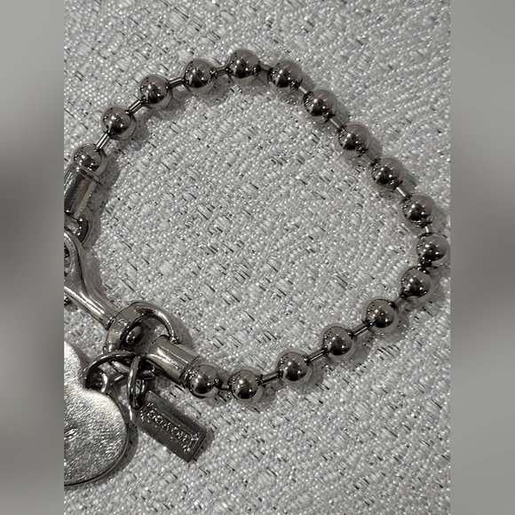 COACH BALL CHAIN HEART CHARM BRACELET. - Picture 5 of 8